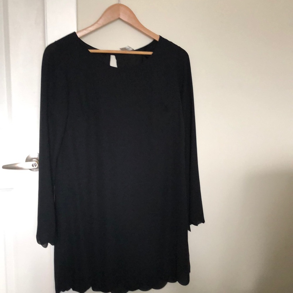 Black scallop edge dress size Medium